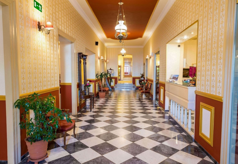 Halepa Hotel — Hotel building in Chania
