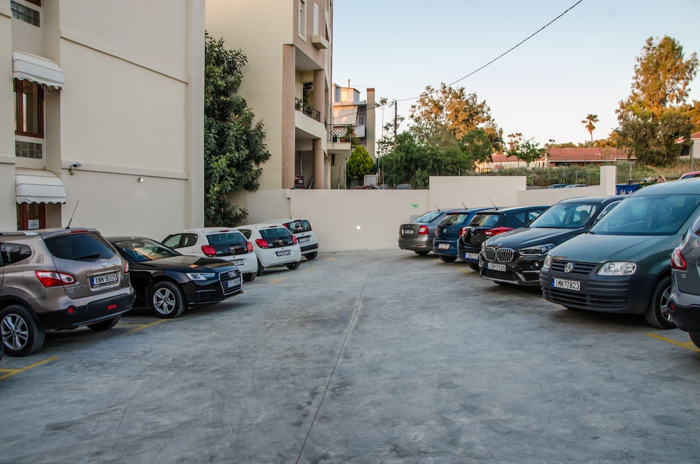 Halepa Hotel — Hotel building in Chania