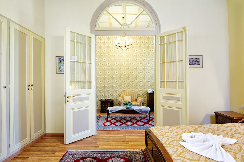 Halepa Hotel — Hotel rooms in Chania