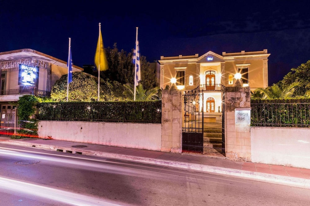 Halepa Hotel — Hotel building in Chania