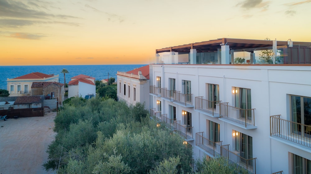 Halepa Hotel — Main photo in Chania
