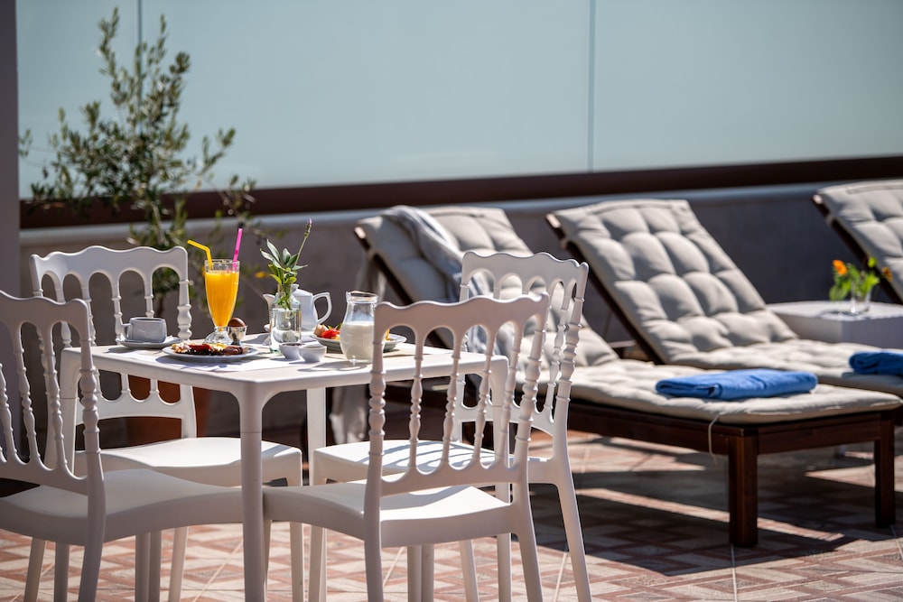 Halepa Hotel — Restaurant & bars in Chania