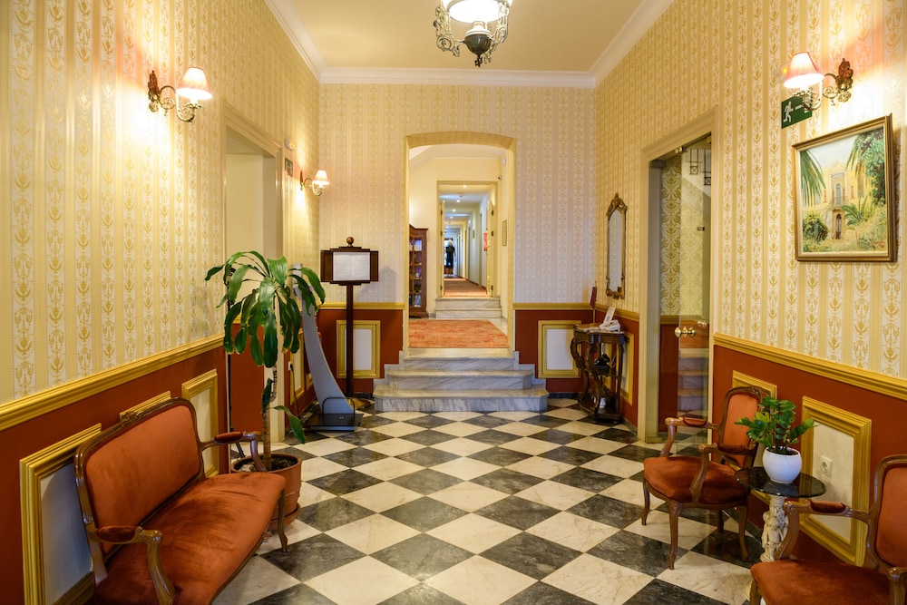Halepa Hotel — Hotel building in Chania