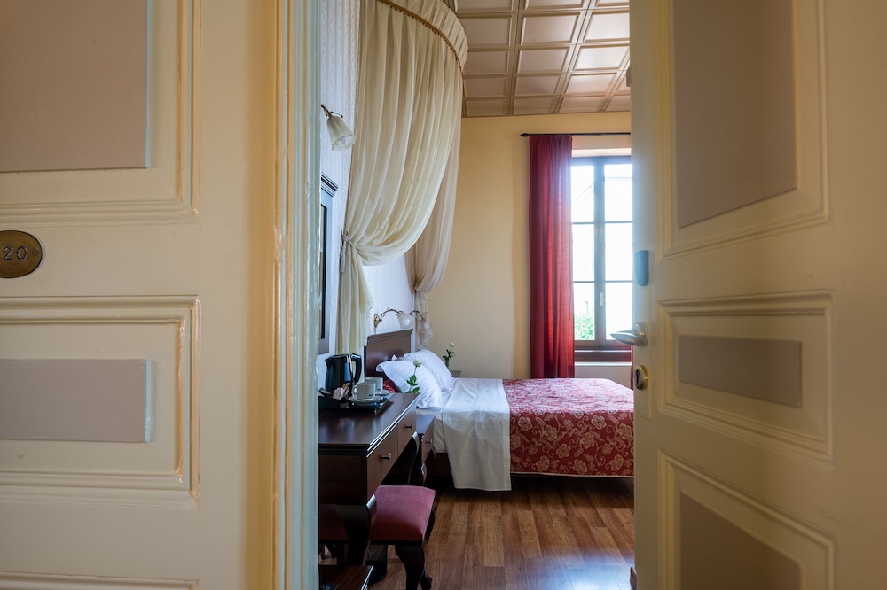 Halepa Hotel — Hotel rooms in Chania
