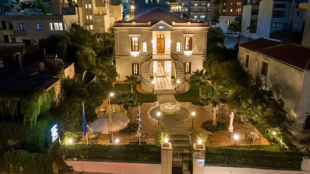 Halepa Hotel — Hotel building in Chania