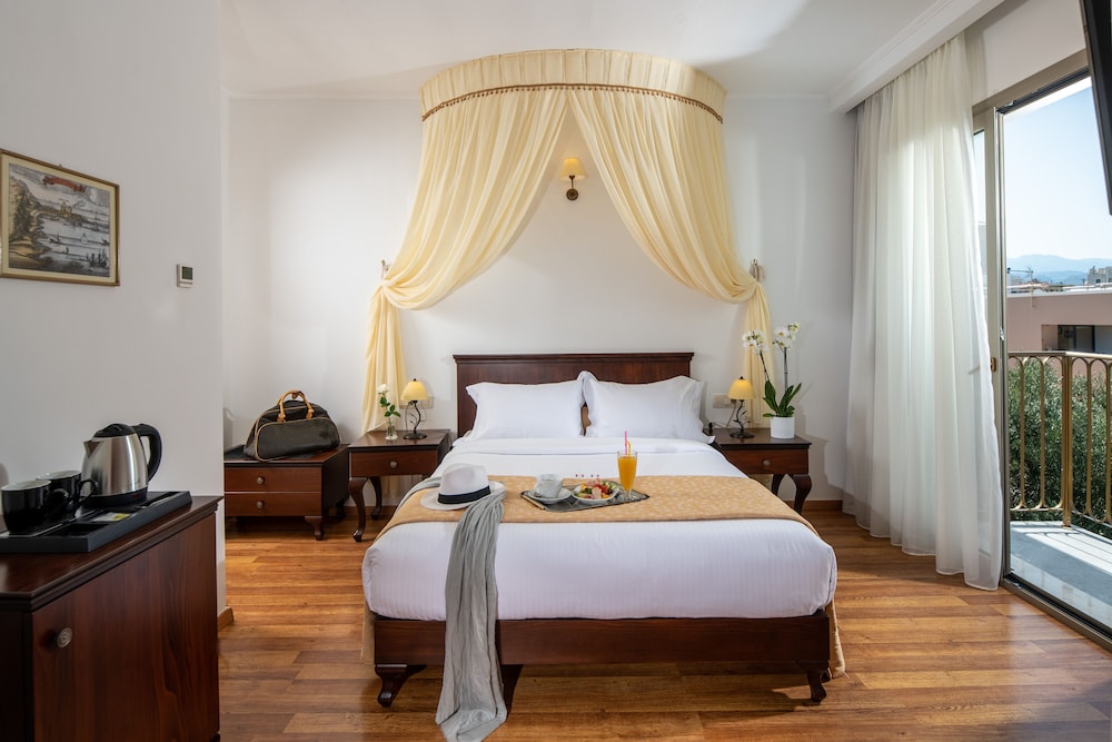 Halepa Hotel — Hotel rooms in Chania