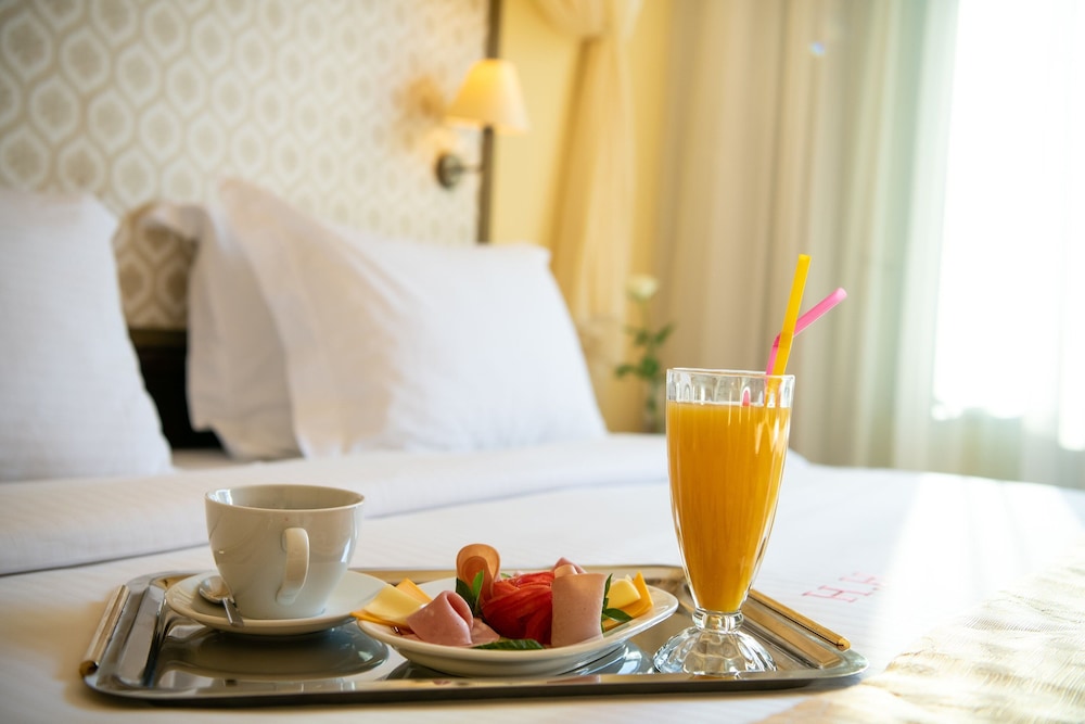 Halepa Hotel — Hotel rooms in Chania
