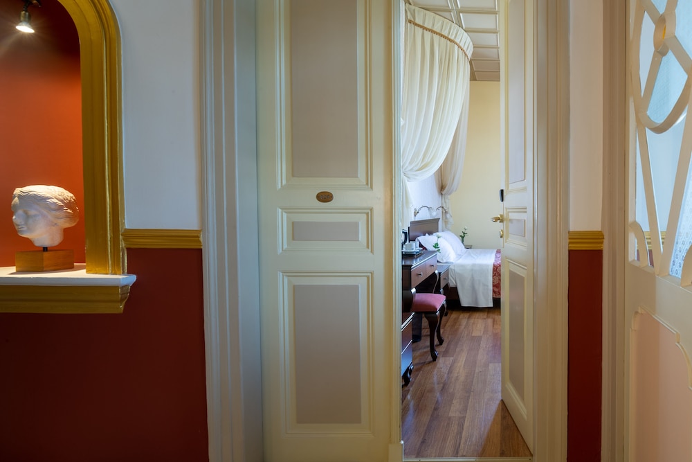 Halepa Hotel — Hotel rooms in Chania