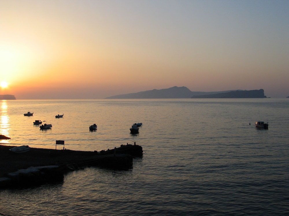 Hotel Kalimera — Beach in Akrotiri, South Aegean