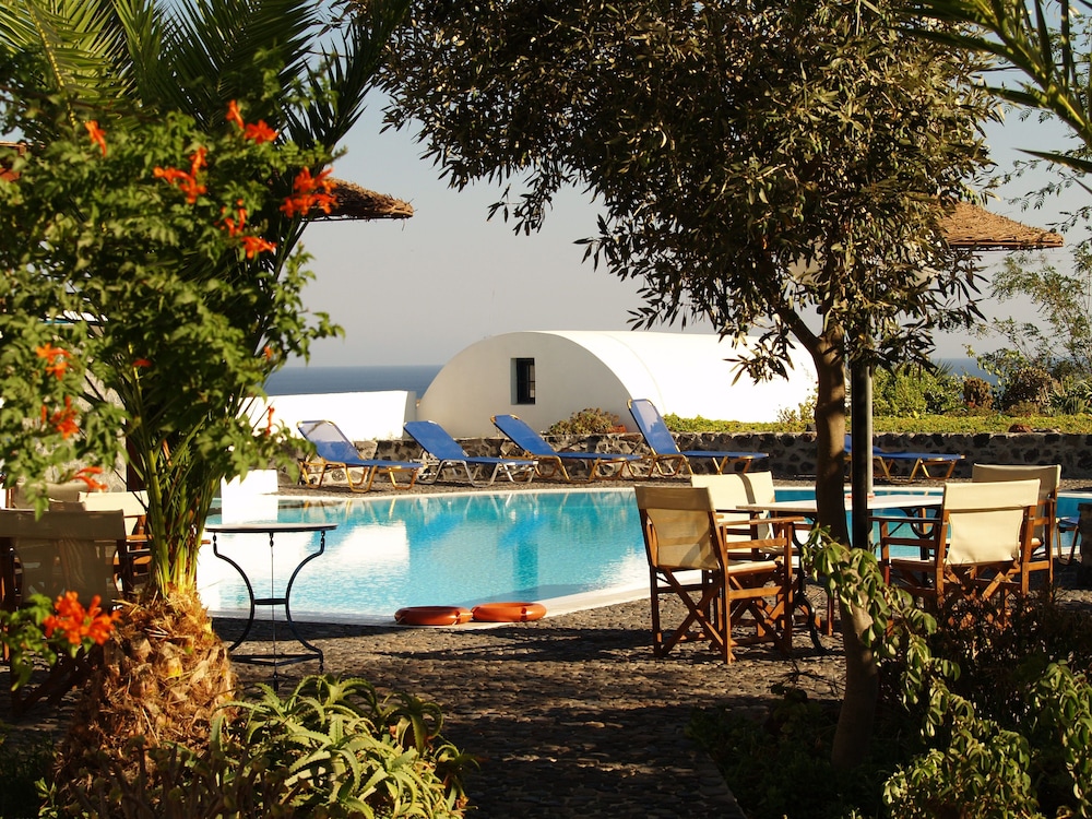 Hotel Kalimera — Swimming pool in Akrotiri, South Aegean