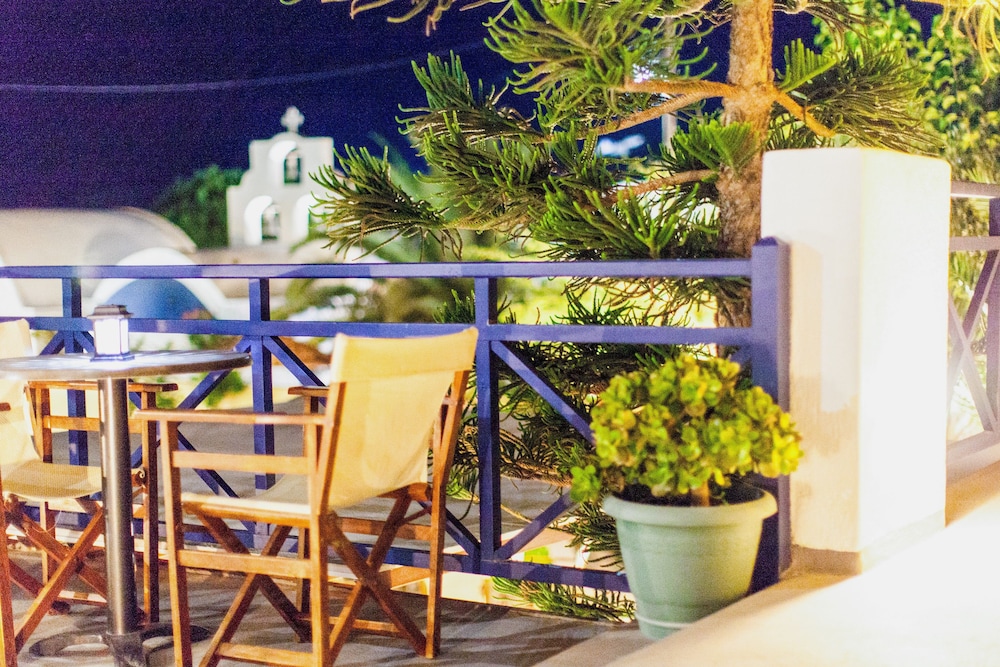 Hotel Kalimera — Restaurant & bars in Akrotiri, South Aegean