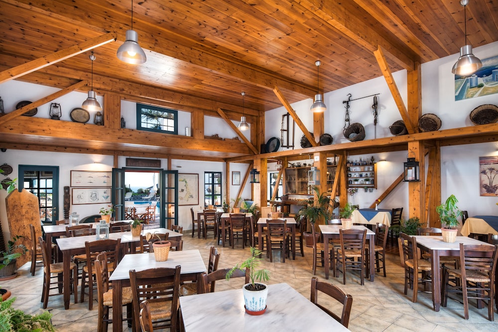 Hotel Kalimera — Restaurant & bars in Akrotiri, South Aegean