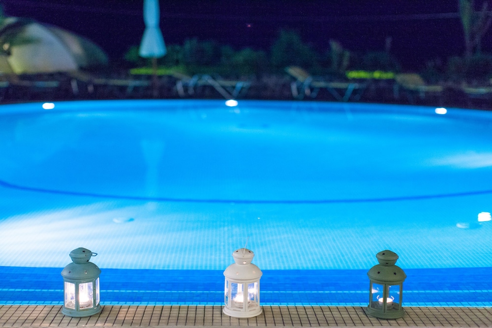 Hotel Kalimera — Swimming pool in Akrotiri, South Aegean