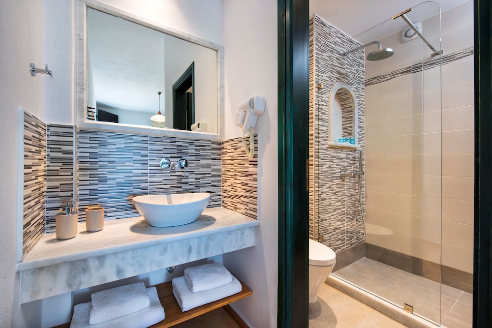 Hotel Kalimera — Hotel rooms in Akrotiri, South Aegean