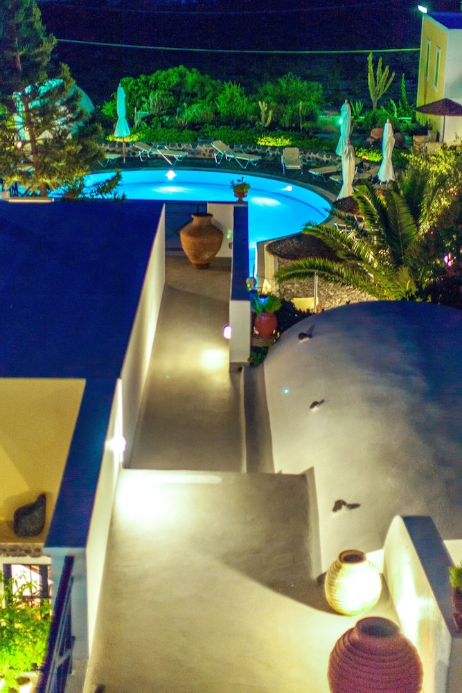 Hotel Kalimera — Swimming pool in Akrotiri, South Aegean