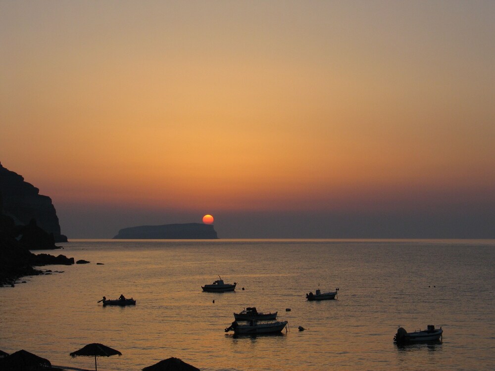 Hotel Kalimera — Beach in Akrotiri, South Aegean