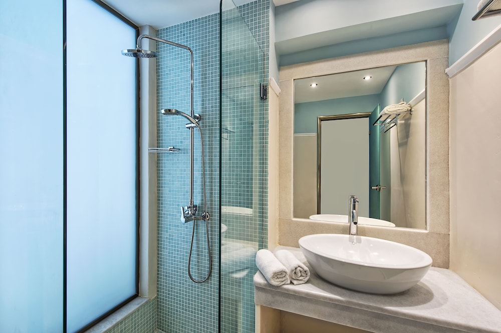 Hotel Makarios — Hotel rooms in Kamari, South Aegean
