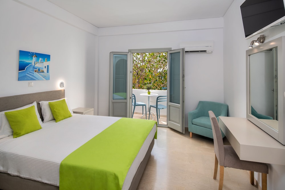 Hotel Makarios — Hotel rooms in Kamari, South Aegean