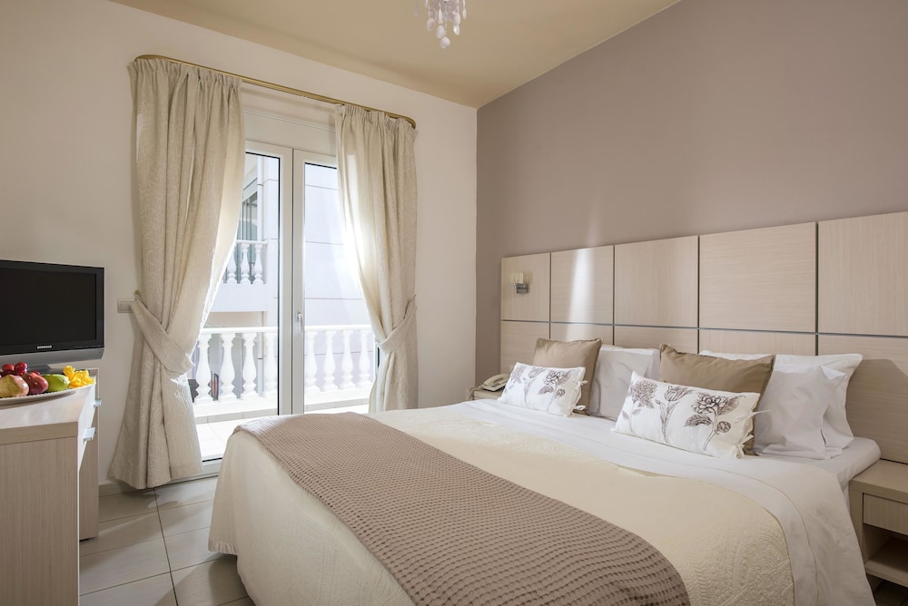 Hotel Matheo Villas & Suites — Hotel rooms in Malia