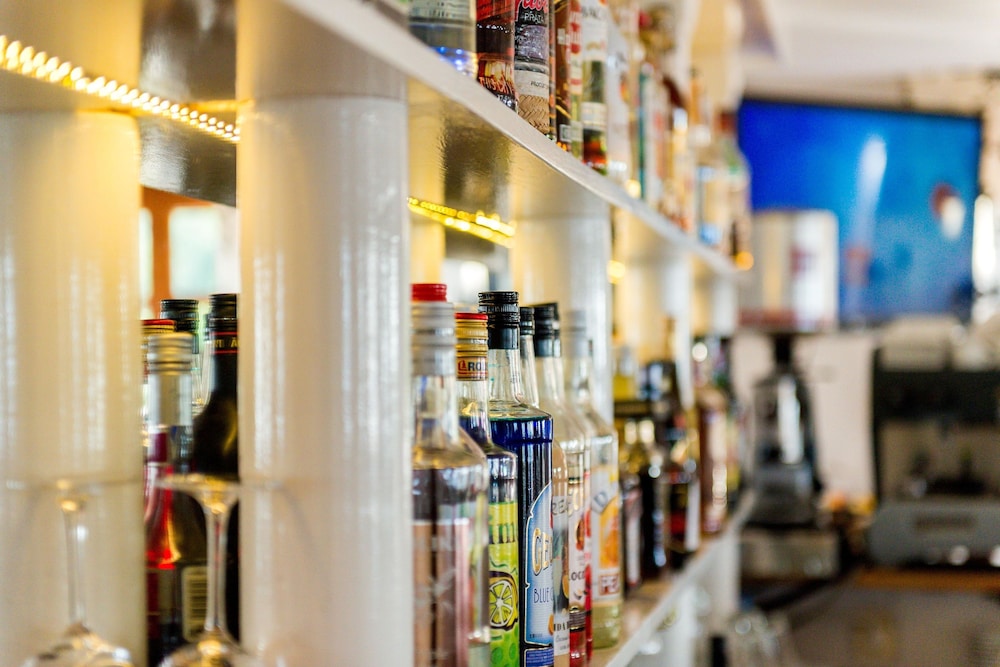 Hotel Matheo Villas & Suites — Restaurant & bars in Malia