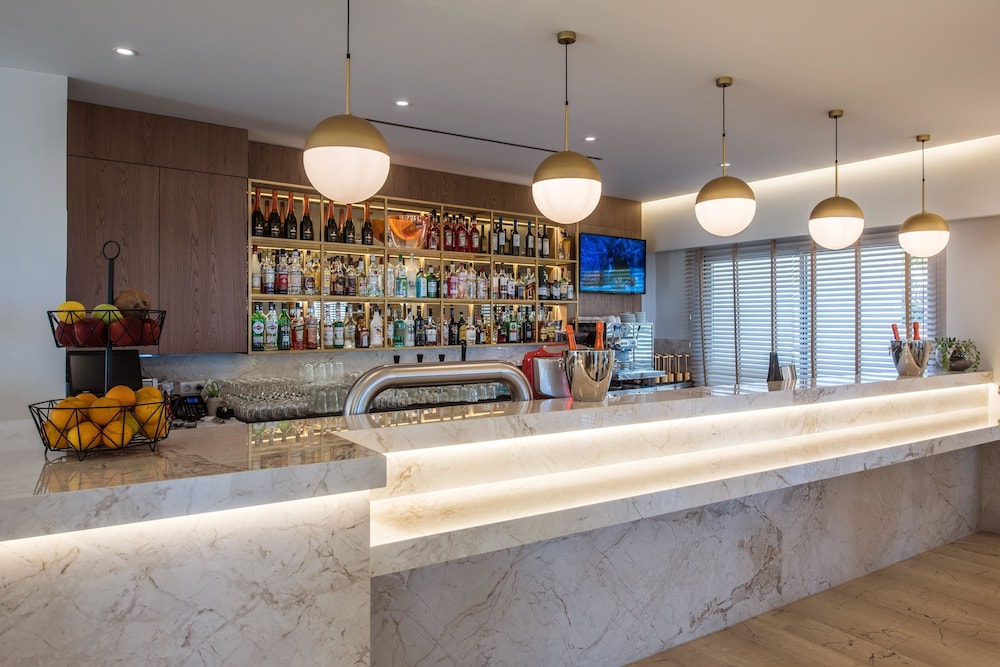 Hotel Matheo Villas & Suites — Restaurant & bars in Malia