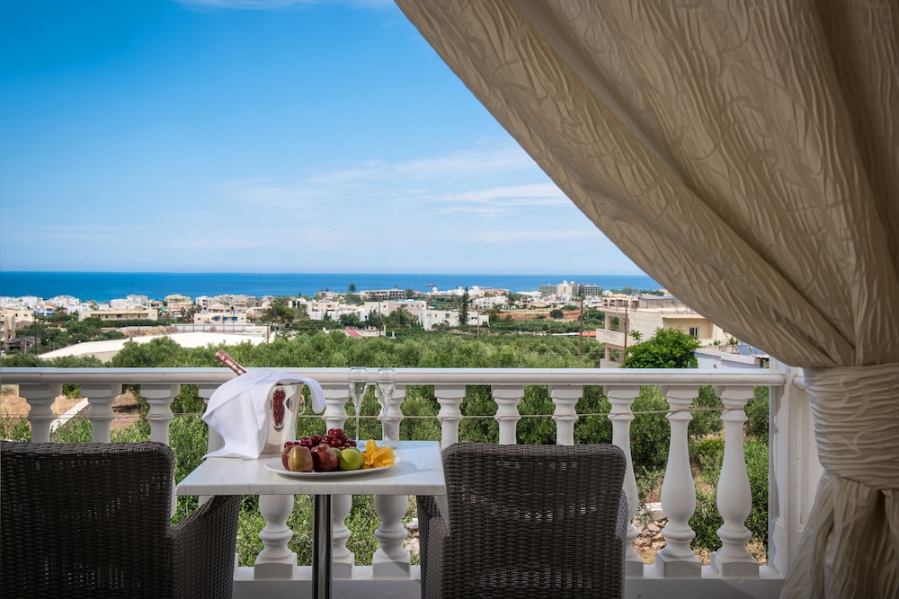 Hotel Matheo Villas & Suites — Hotel rooms in Malia