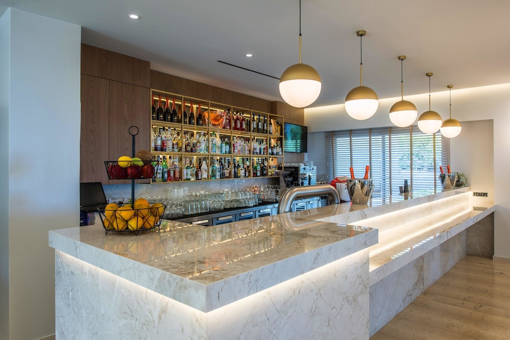 Hotel Matheo Villas & Suites — Restaurant & bars in Malia
