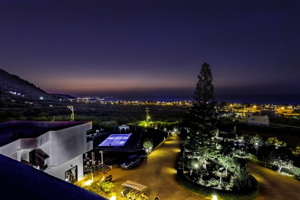 Hotel Matheo Villas & Suites — Hotel rooms in Malia