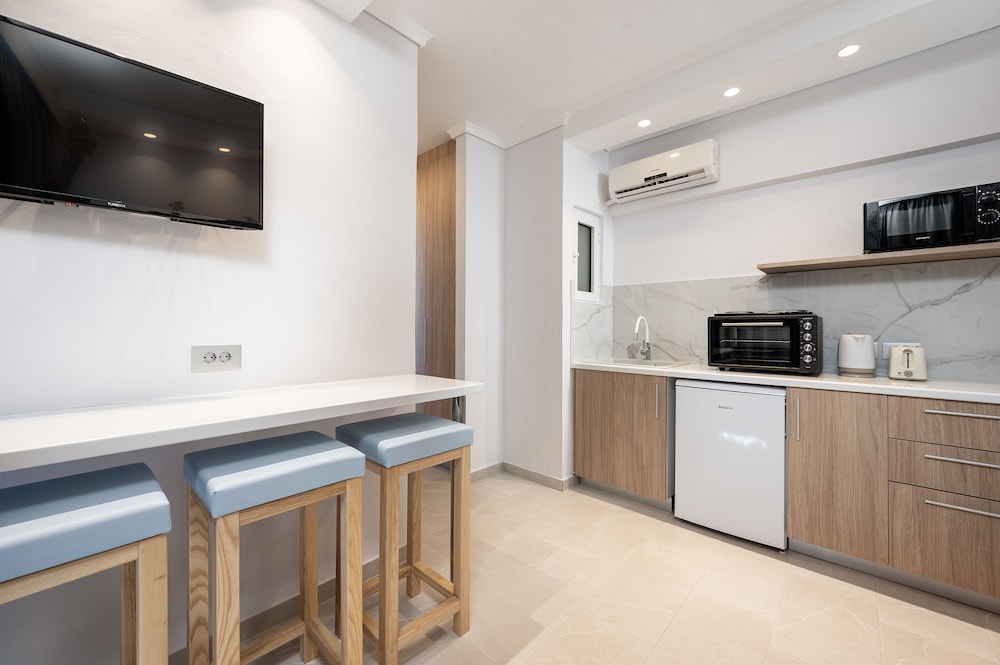 Poseidon Hotel and Apartments — Hotel rooms in Kos Town, South Aegean