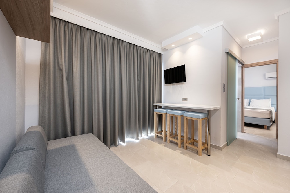 Poseidon Hotel and Apartments — Hotel rooms in Kos Town, South Aegean