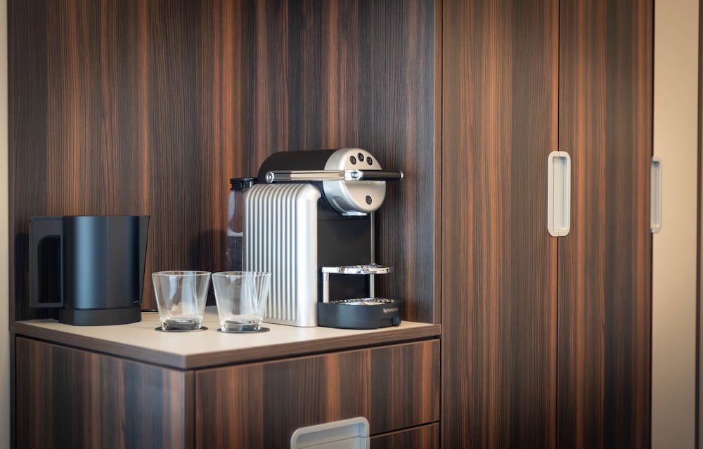 Hotel 7 Dublin — Hotel rooms in Dublin, Dublin City