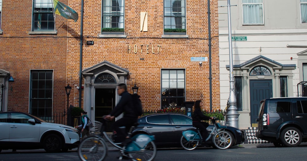 Hotel 7 Dublin — Hotel building in Dublin, Dublin City