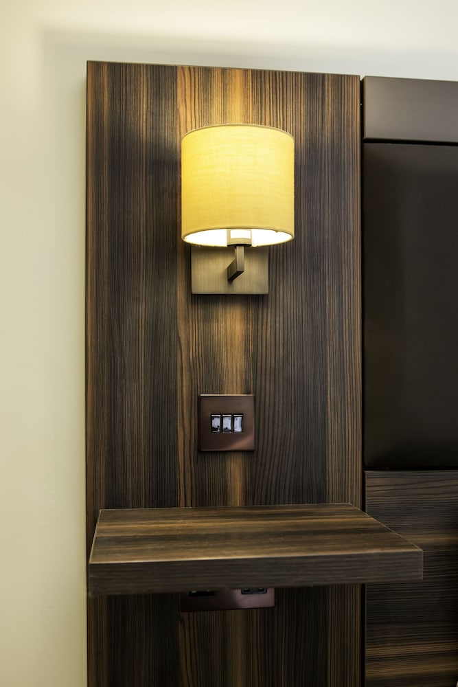Hotel 7 Dublin — Hotel rooms in Dublin, Dublin City