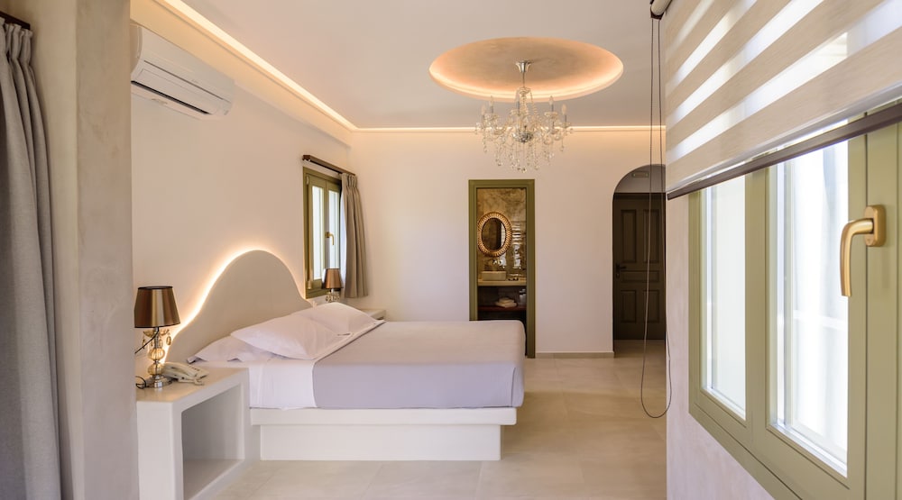 Hotel Zephyros — Hotel rooms in Kamari, South Aegean