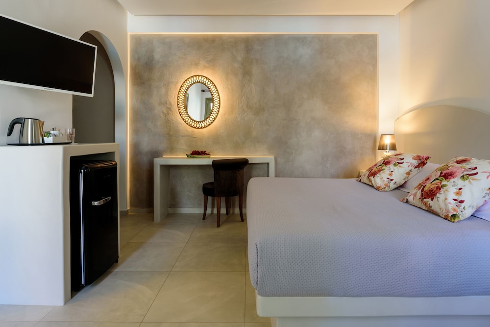 Hotel Zephyros — Hotel rooms in Kamari, South Aegean