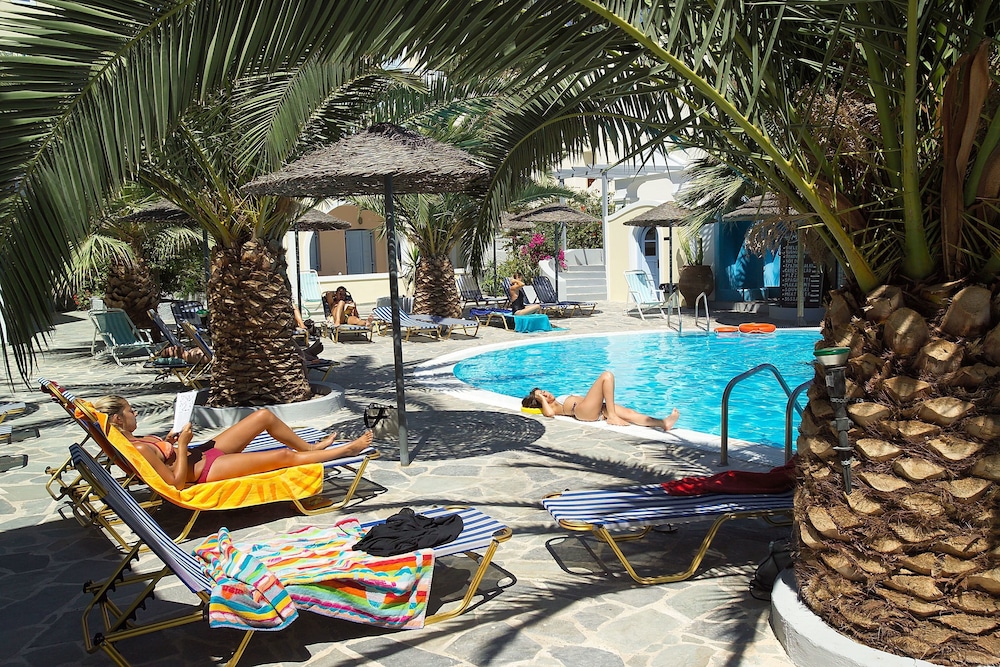 Hotel Zephyros — Swimming pool in Kamari, South Aegean