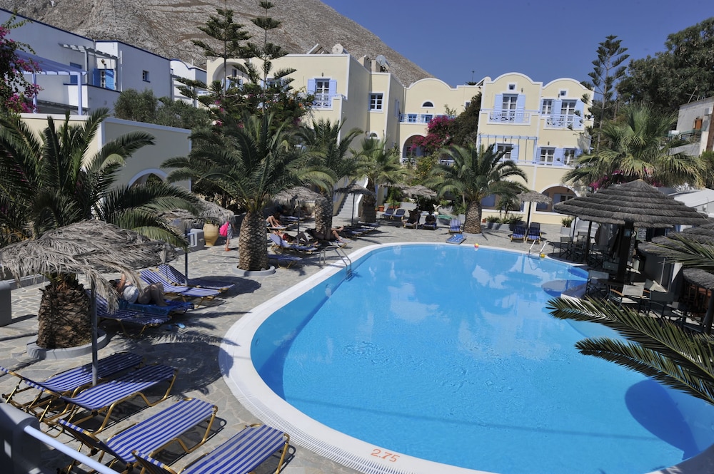 Hotel Zephyros — Swimming pool in Kamari, South Aegean