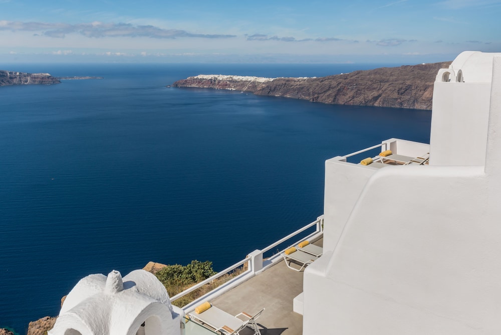 Iliovasilema Suites — Attractions in the area in Imerovigli, South Aegean