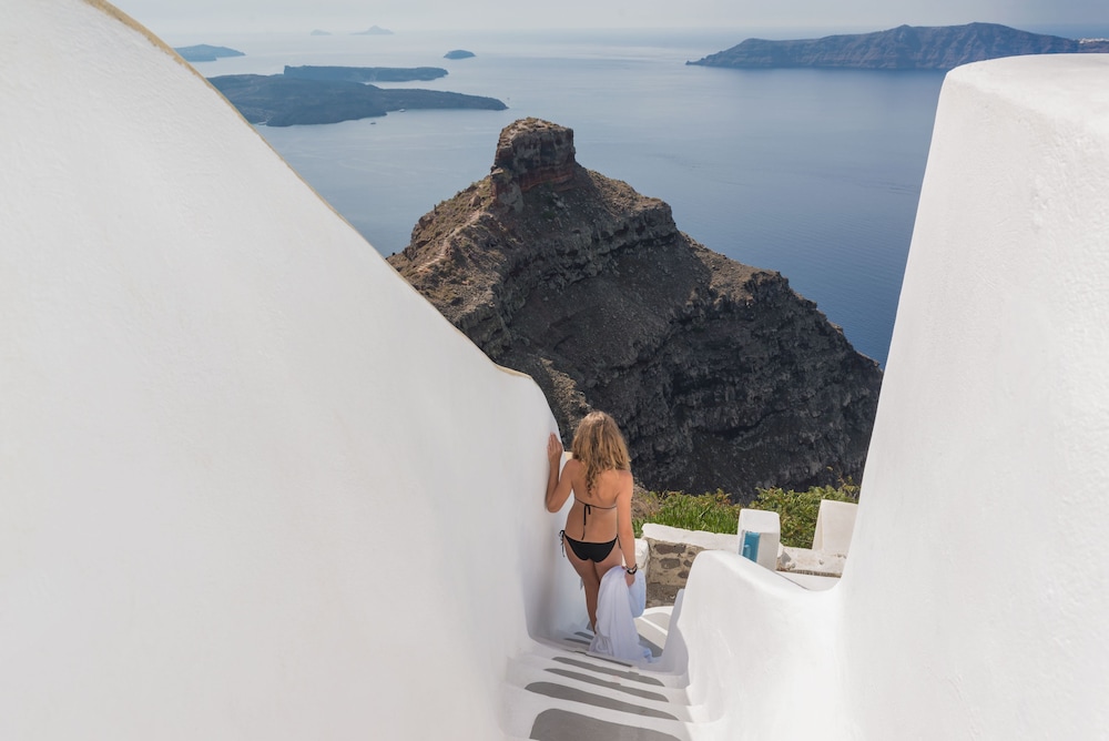 Iliovasilema Suites — Attractions in the area in Imerovigli, South Aegean