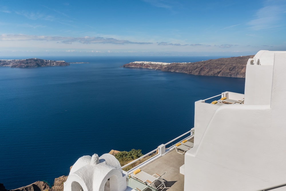 Iliovasilema Suites — Attractions in the area in Imerovigli, South Aegean