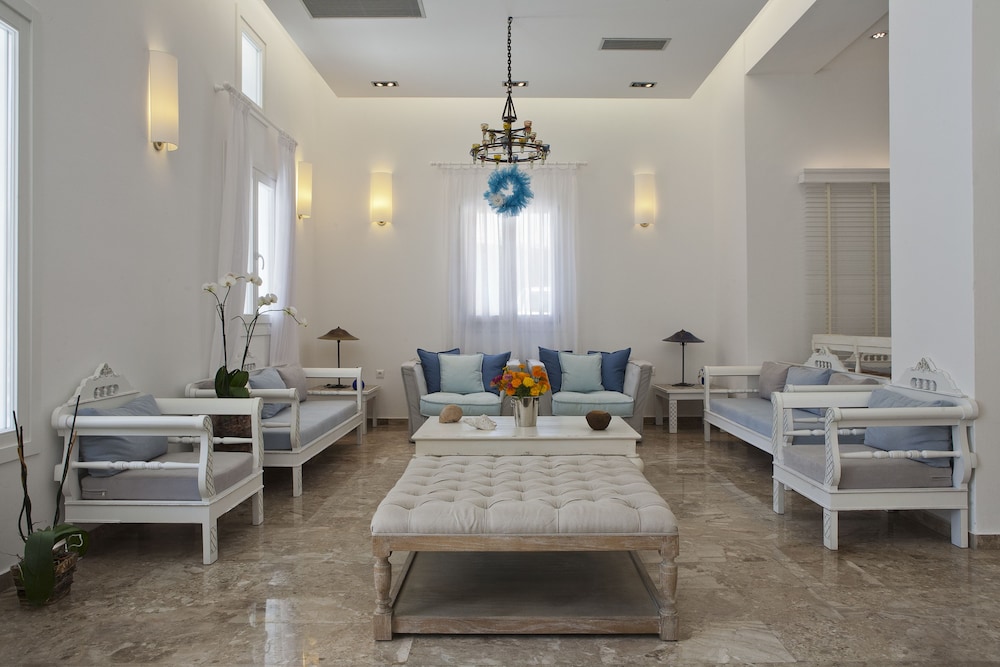 Kamari Hotel — Hotel rooms in Plati Gialos, South Aegean