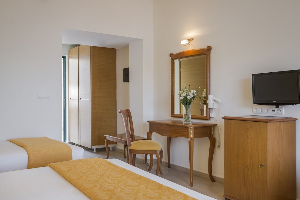 Kefalonia Bay Palace by GHH — Hotel rooms in Divarata, Ionian Islands