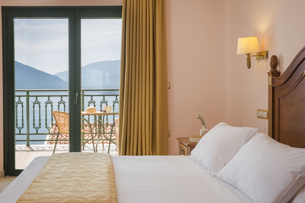 Kefalonia Bay Palace by GHH — Hotel rooms in Divarata, Ionian Islands