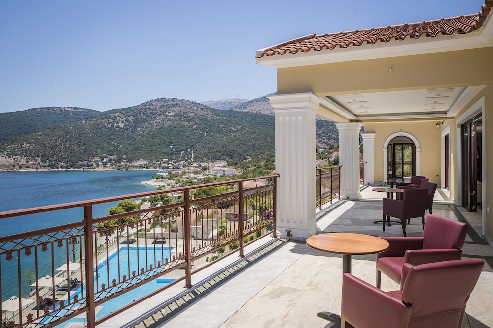Kefalonia Bay Palace by GHH — Hotel building in Divarata, Ionian Islands