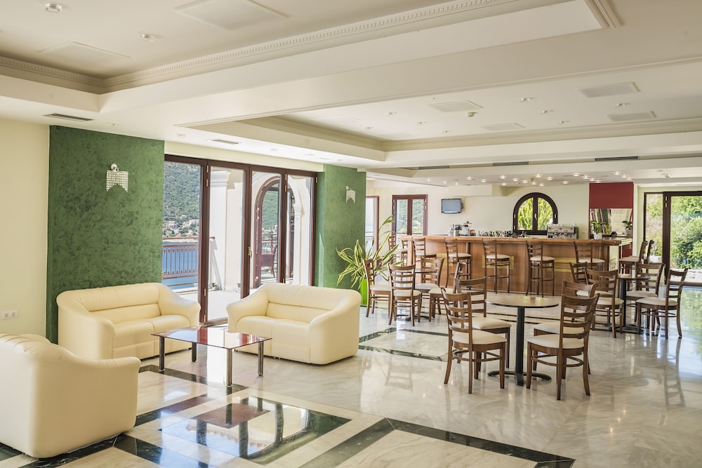 Kefalonia Bay Palace by GHH — Restaurant & bars in Divarata, Ionian Islands