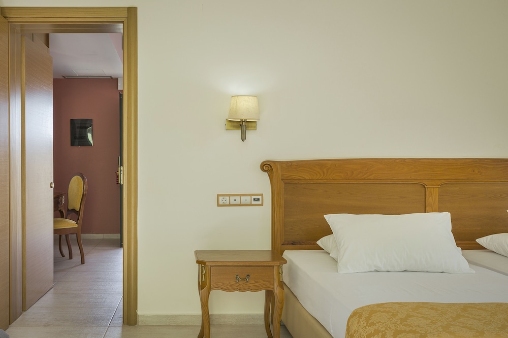 Kefalonia Bay Palace by GHH — Hotel rooms in Divarata, Ionian Islands