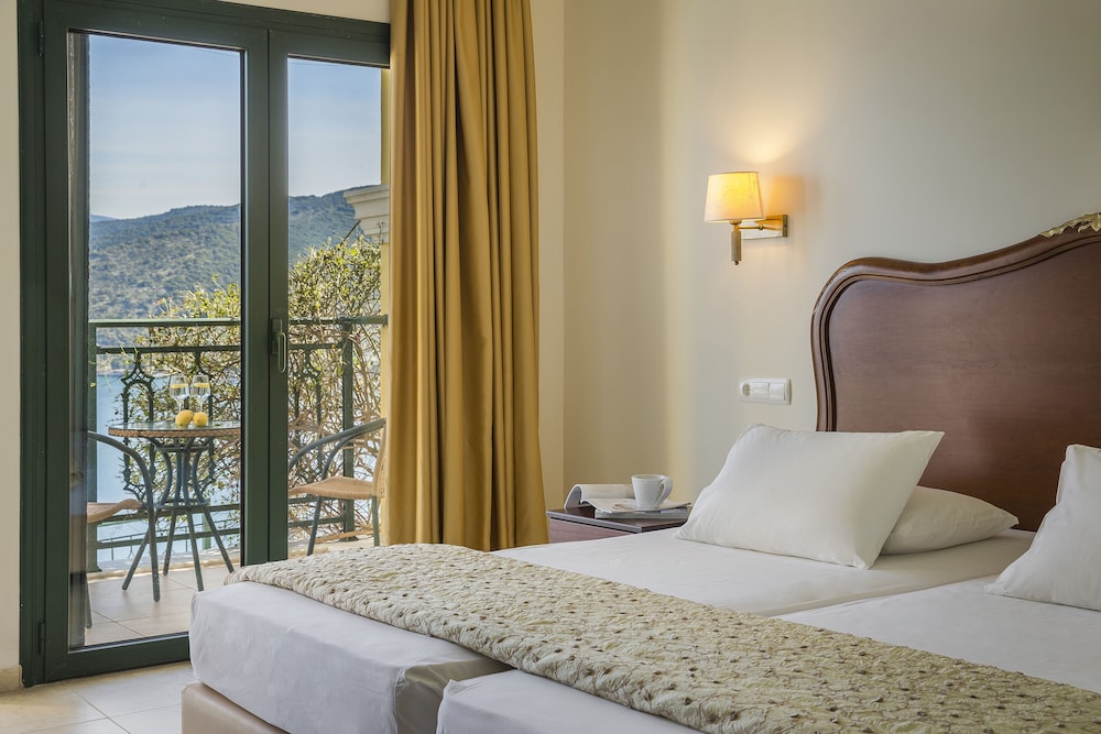 Kefalonia Bay Palace by GHH — Hotel rooms in Divarata, Ionian Islands