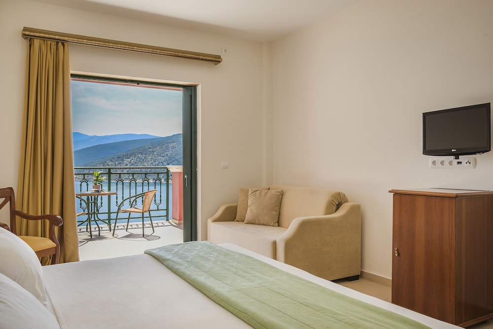 Kefalonia Bay Palace by GHH — Hotel rooms in Divarata, Ionian Islands
