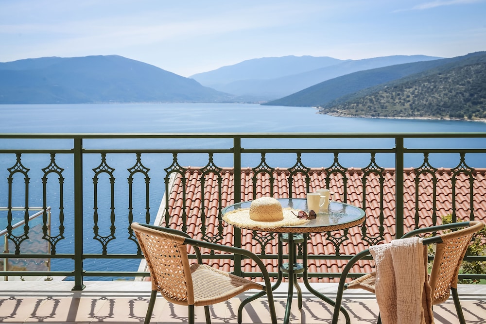 Kefalonia Bay Palace by GHH — Hotel rooms in Divarata, Ionian Islands