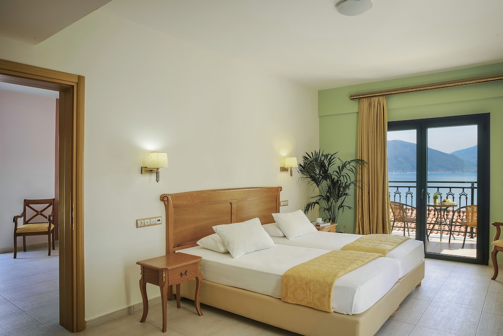 Kefalonia Bay Palace by GHH — Hotel rooms in Divarata, Ionian Islands